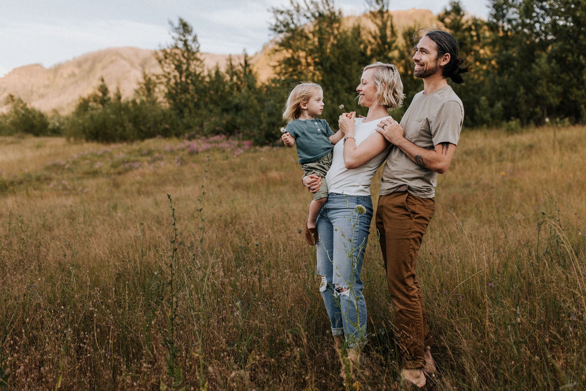 In Session Light Columbia River Gorge: A Family Photography Session - Light By Iris ...